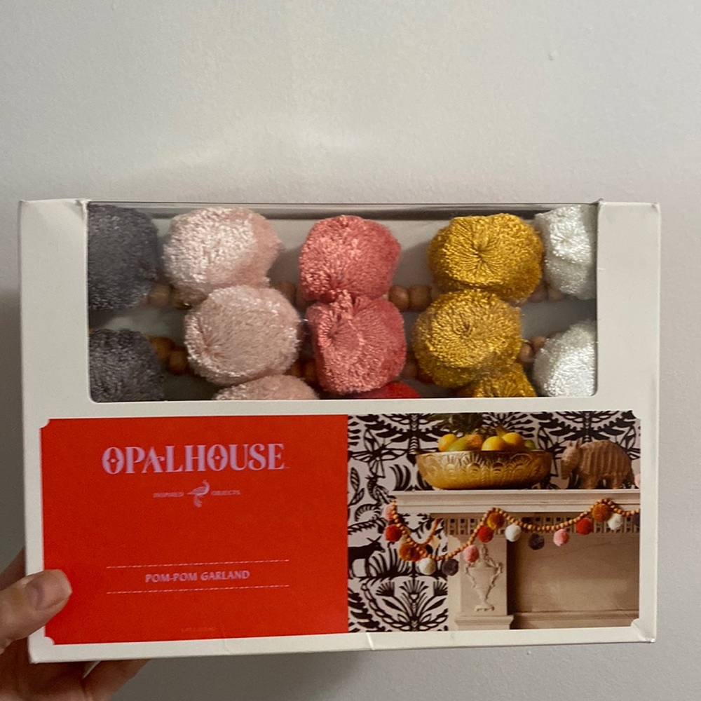 Opalhouse Pom Pom garland new in box